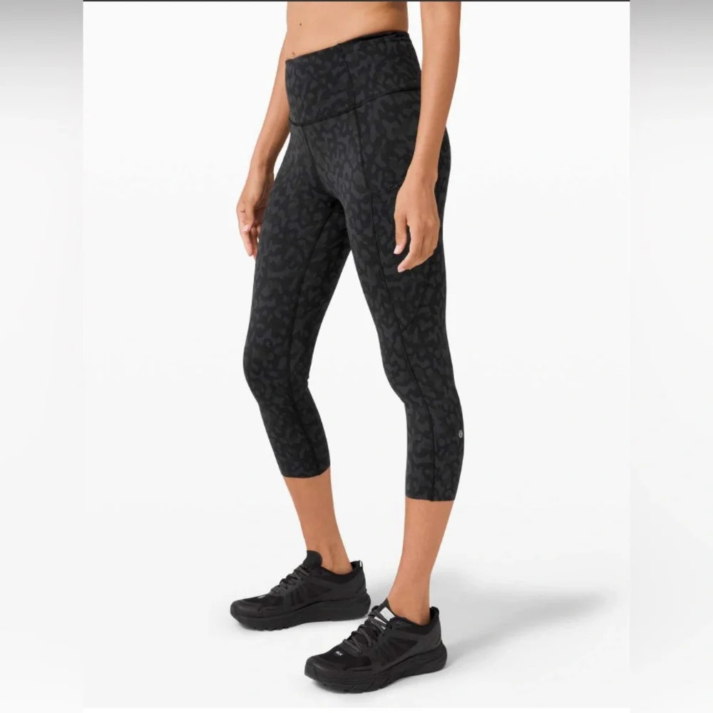 Lululemon Fast and Free Crop II 19" *Non-Reflective
Formation Camo Deep Coal
